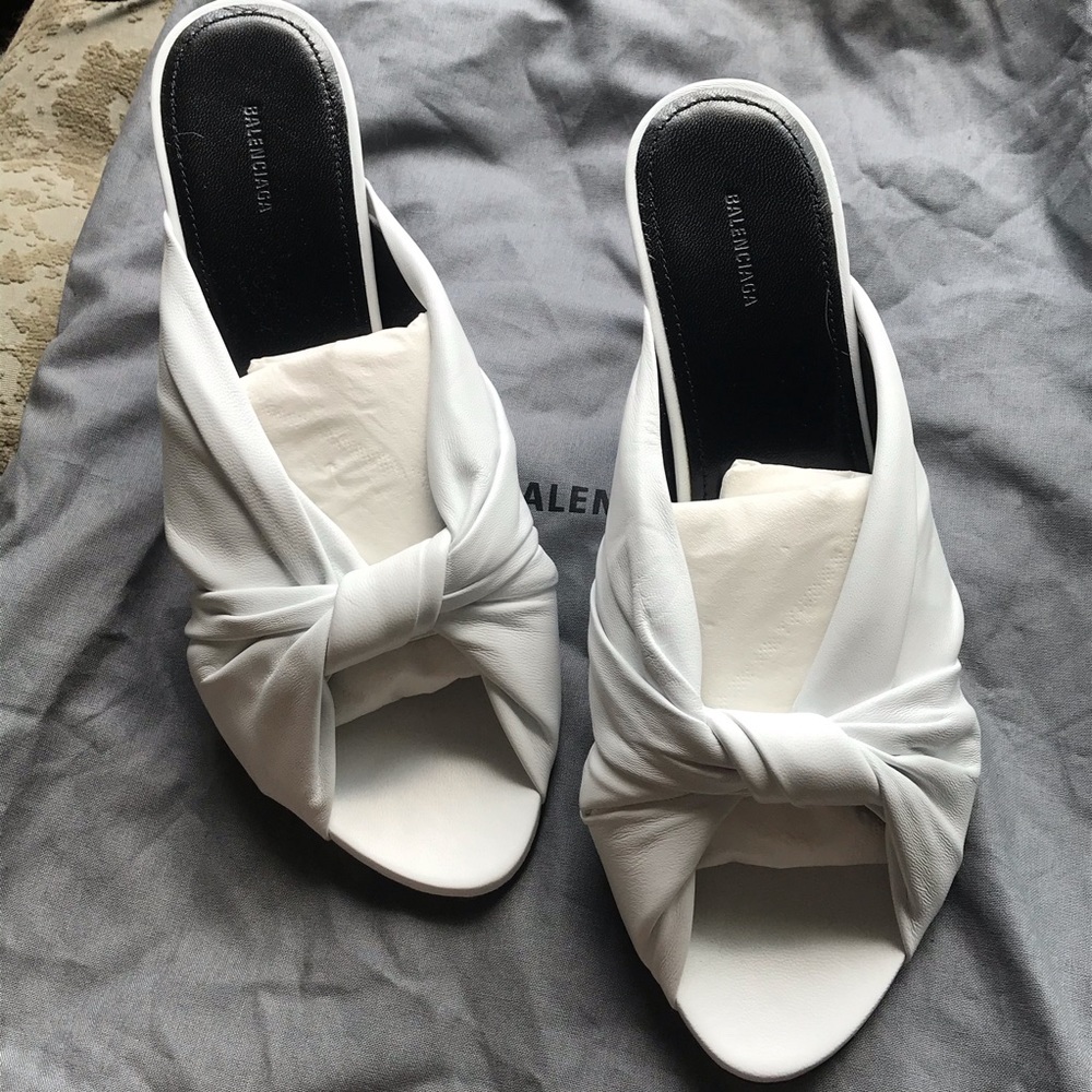 Women’s Drapy 80MM Mule In White size 8